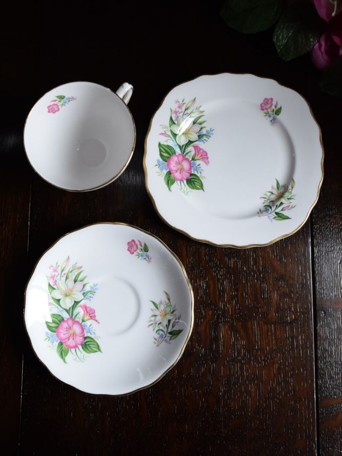 英国アンティークのおしゃれな食器