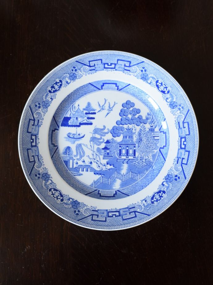 英国アンティークのおしゃれな食器