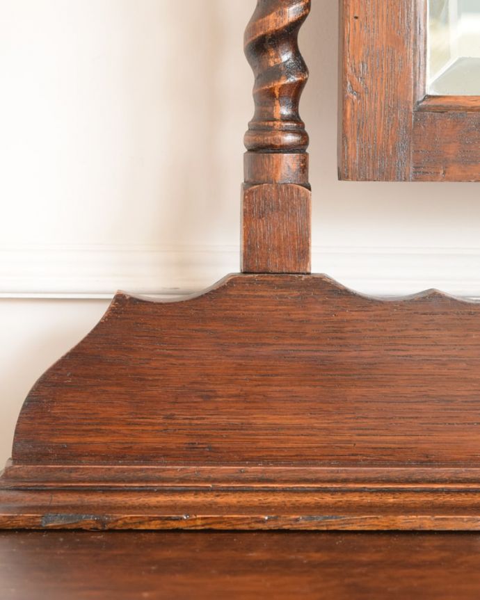 アンティーク家具らしい装飾