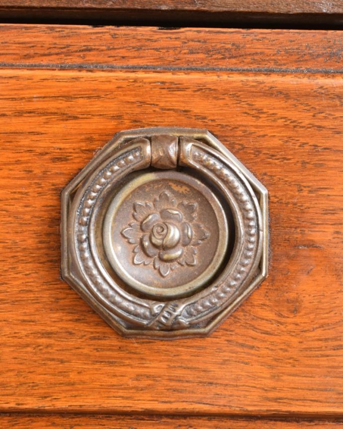 ドレッサーのおしゃれな取っ手