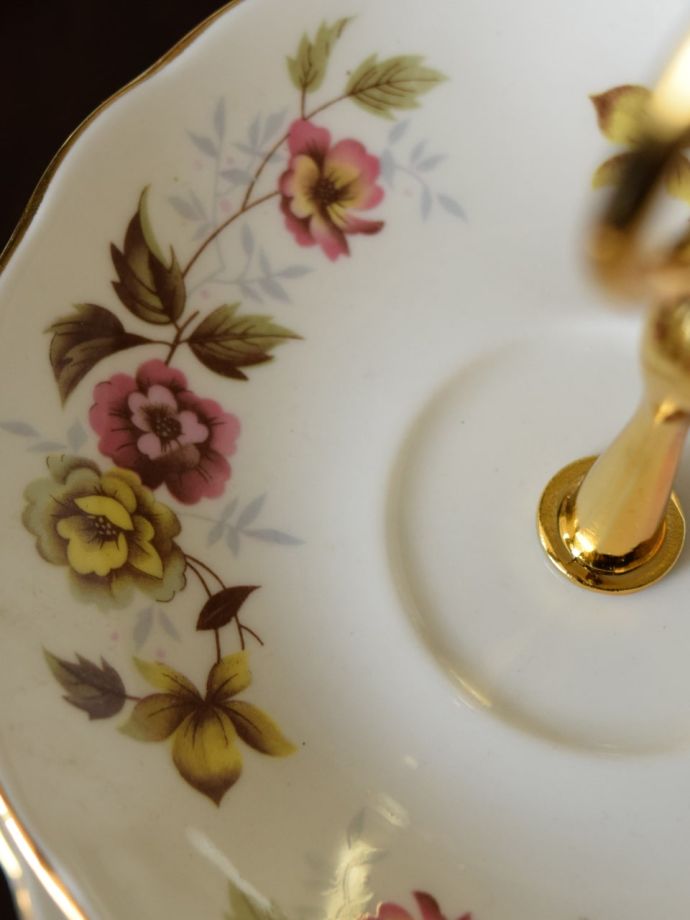 アンティークのケーキスタンド