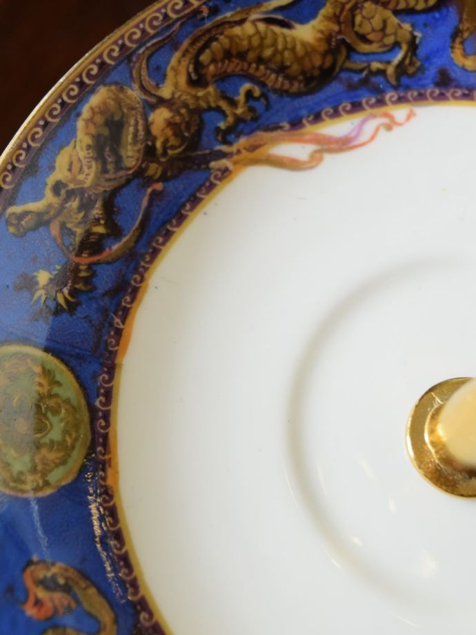 アンティークのケーキスタンド