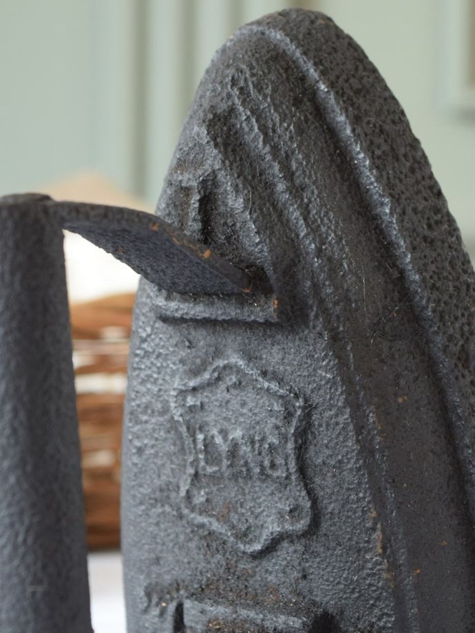 アンティークのアイロン