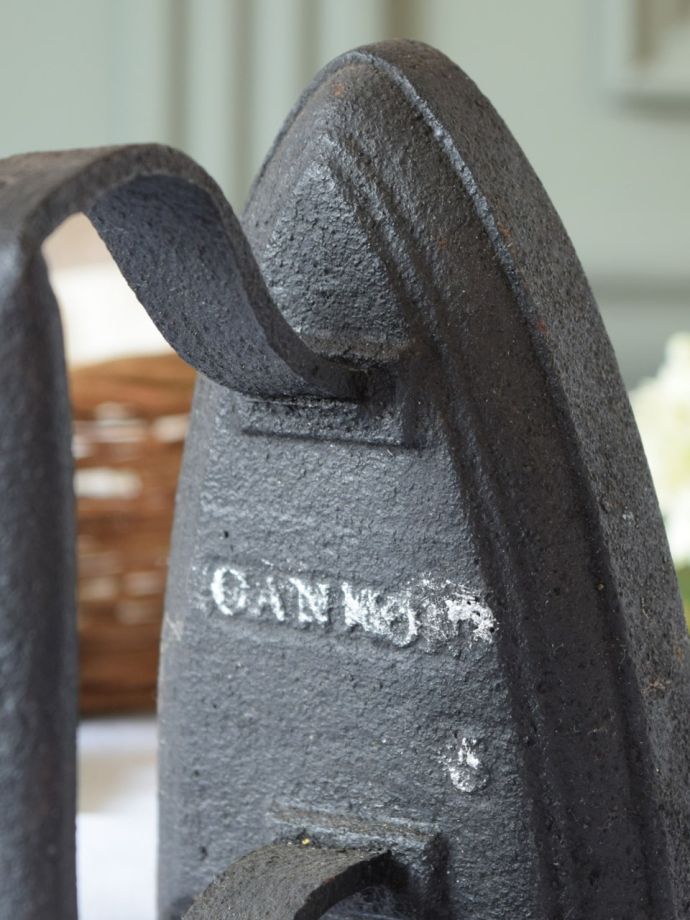 アンティークのアイロン