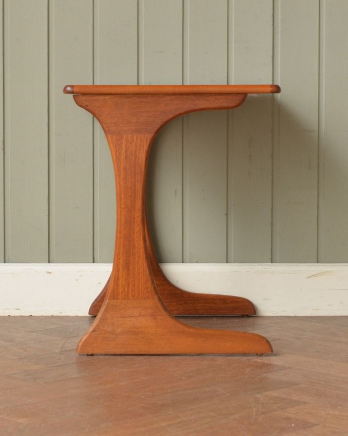 G-PLANのテーブルの側面