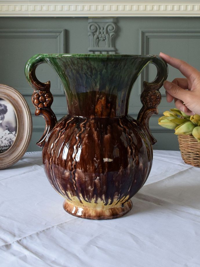 陶磁器のウォータージャグ