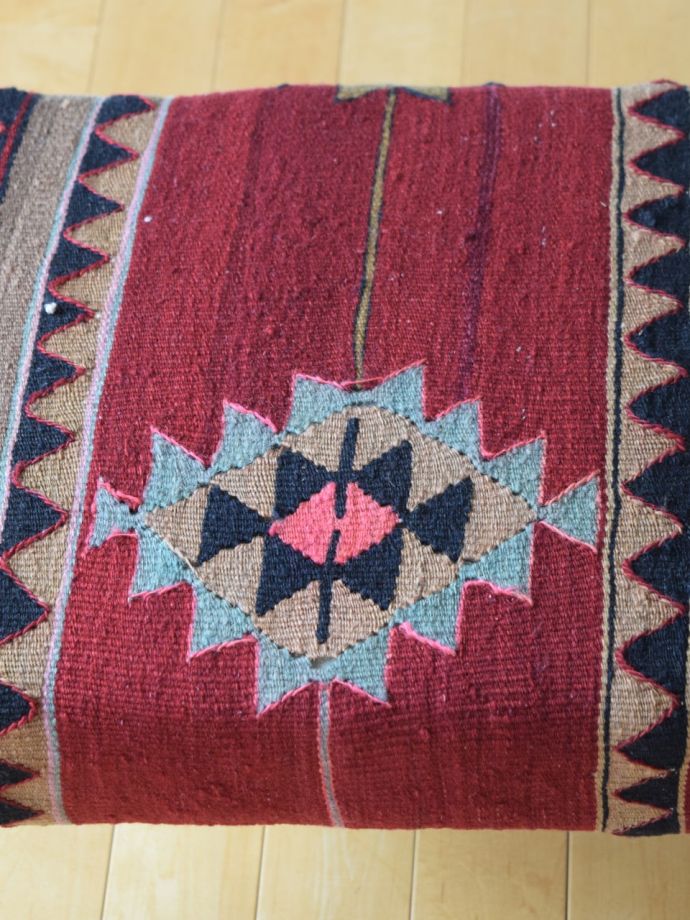 座面のオールドキリム