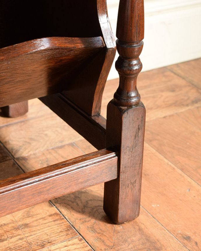 マガジンラックの脚