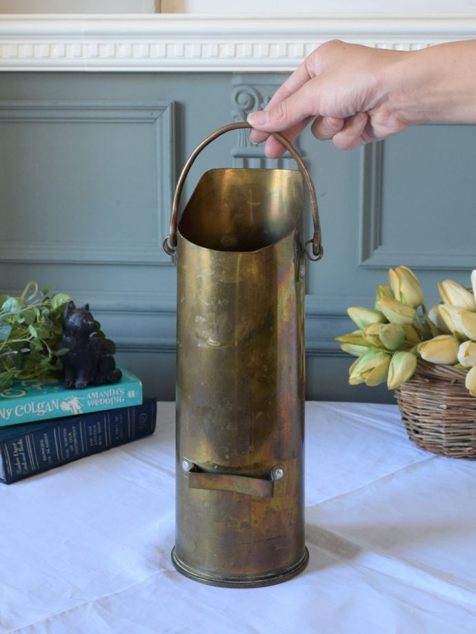 おしゃれな真鍮の花瓶