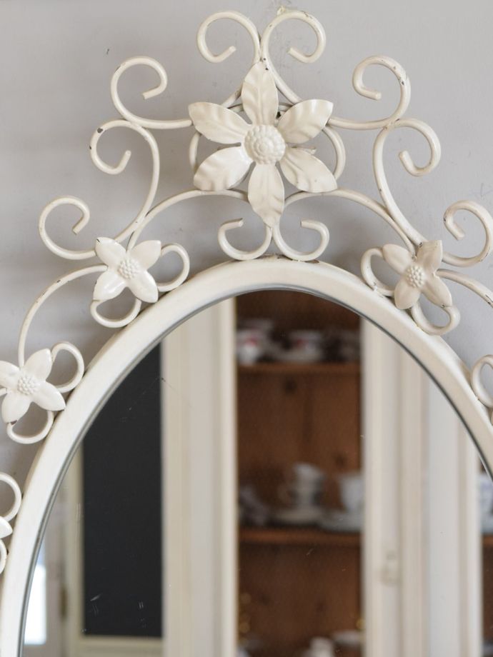 アンティークのおしゃれなミラー