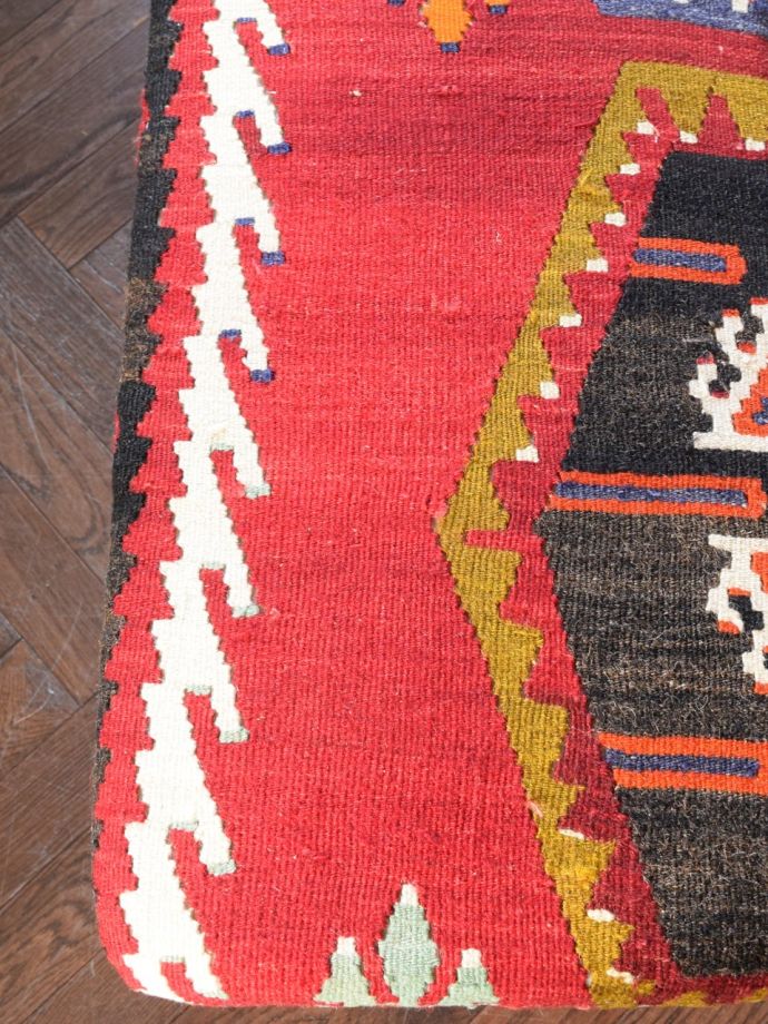 座面のオールドキリム