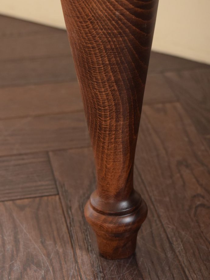 おしゃれなベンチの足