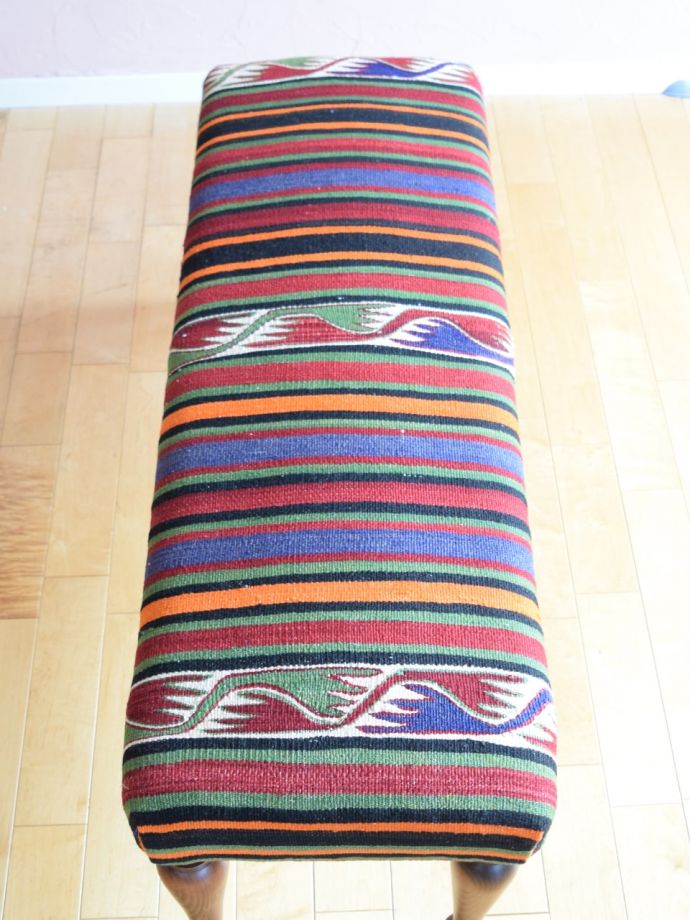 オールドキリムの座面