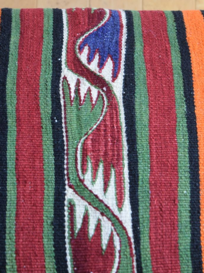 座面のオールドキリム