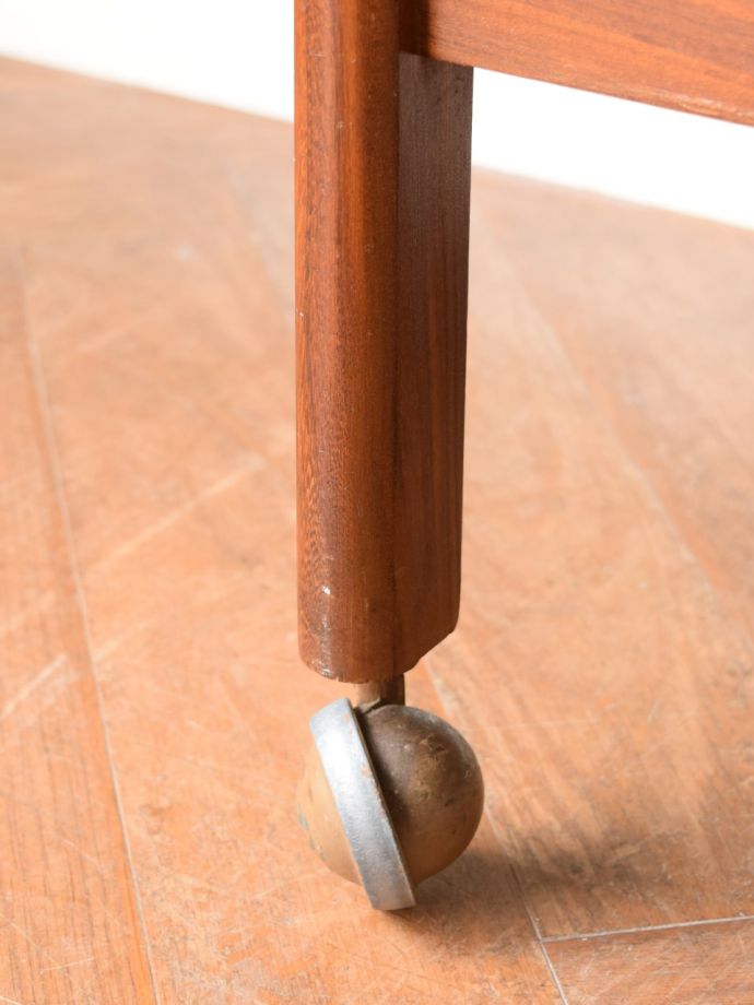 ビンテージワゴンの脚