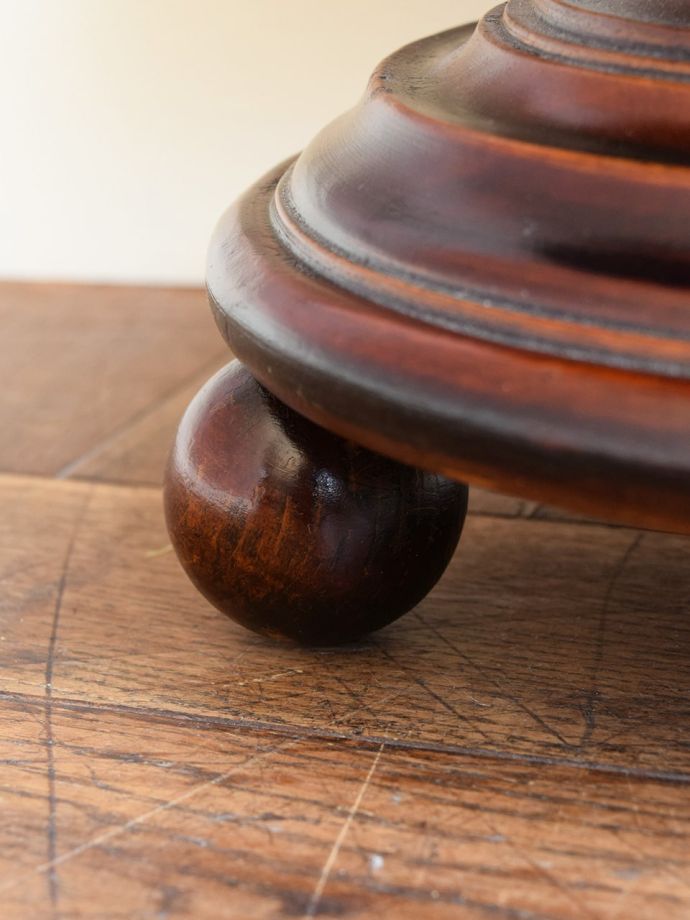 アンティーク家具の脚