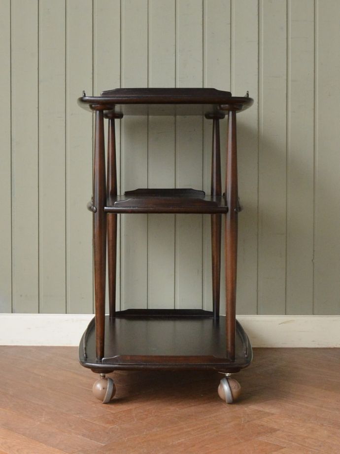 アーコールのワゴンの側面