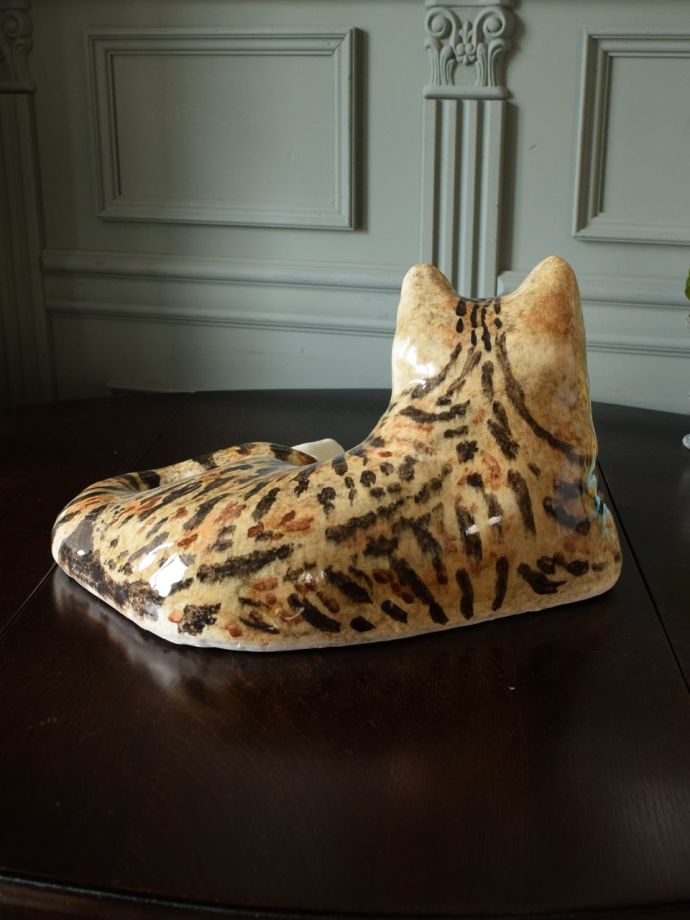 イギリス生まれの猫の置物