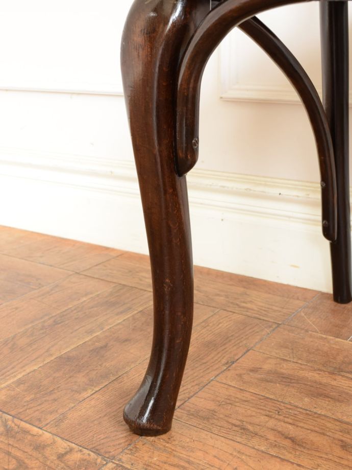 アンティークチェアの脚