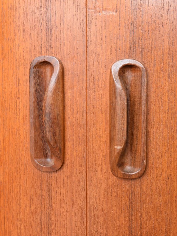 ビンテージ家具の木目