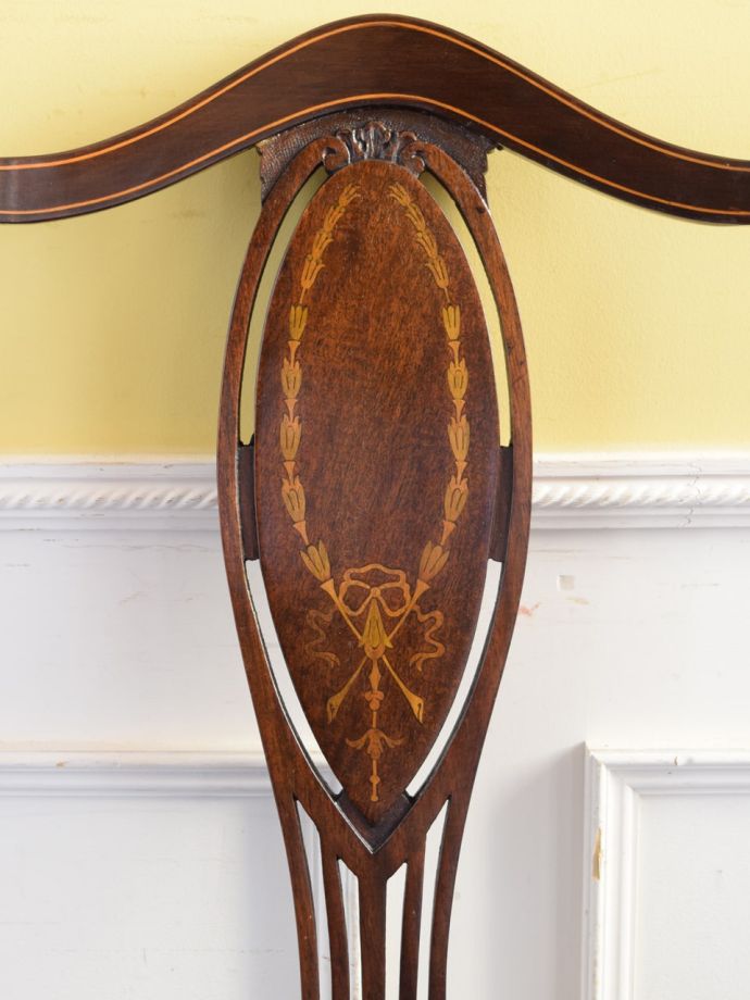 英国アンティークらしい装飾