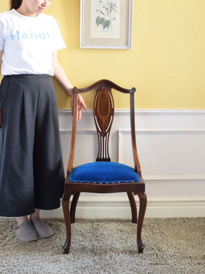 英国アンティークのサロンチェア