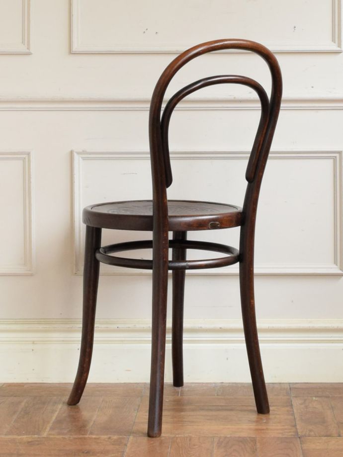 おしゃれな椅子、ベントウッドチェアの後ろ姿