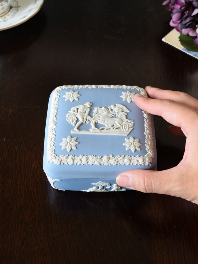 ウェッジウッドのボックス