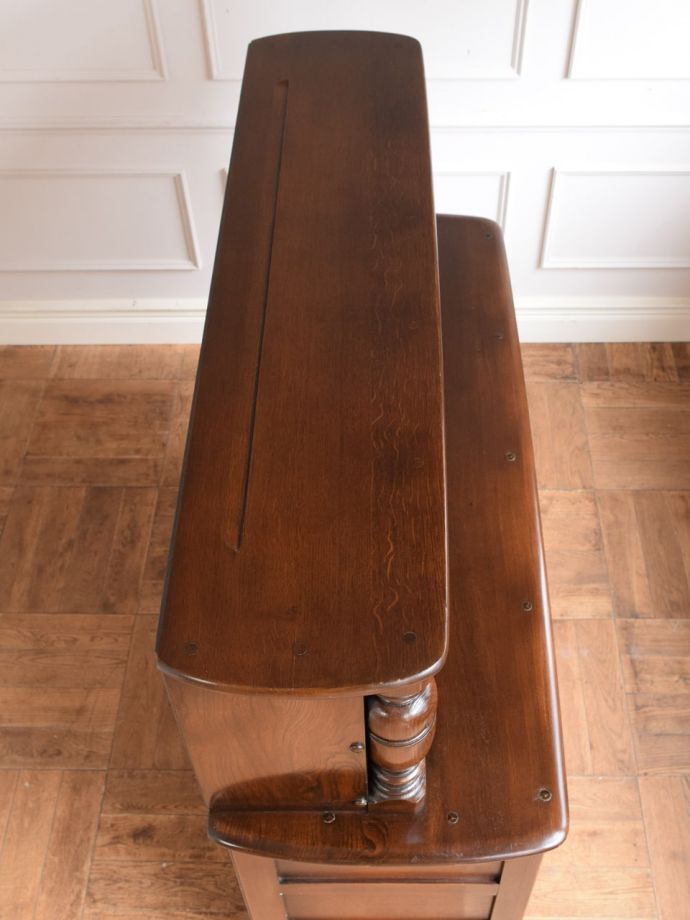 ビンテージキャビネットの天板