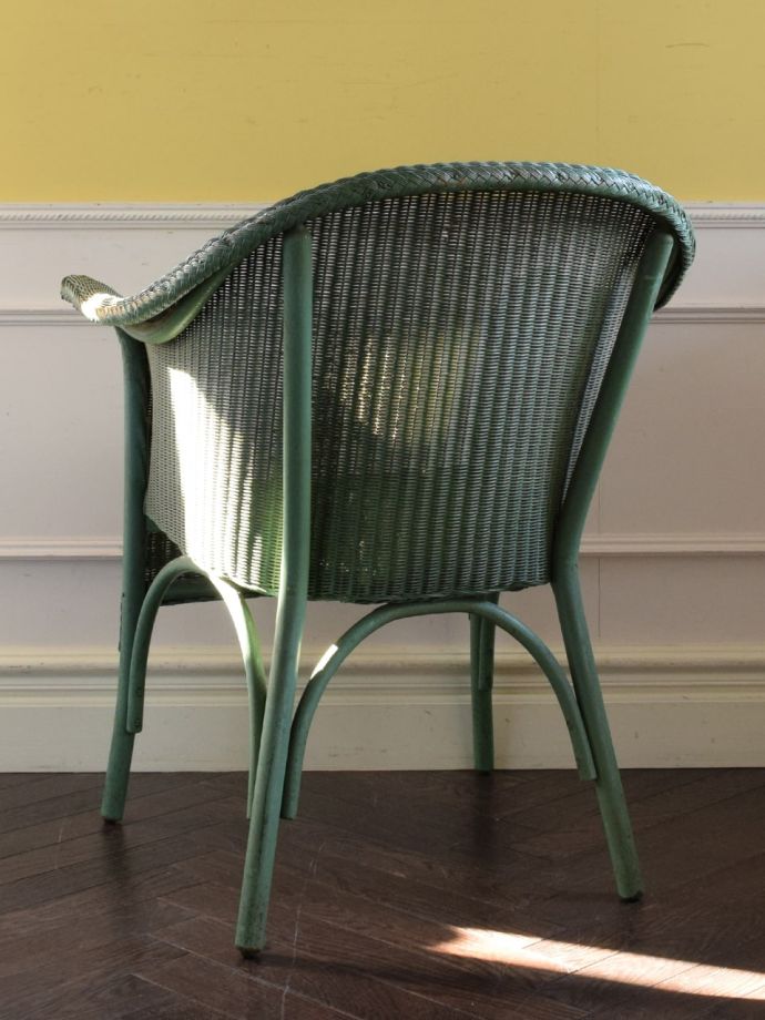 ロイドルームチェアの後ろ姿