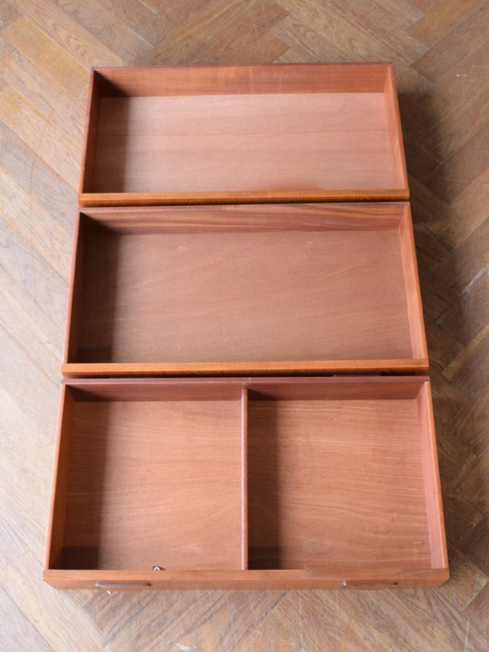 フレスコのキャビネットの引き出し