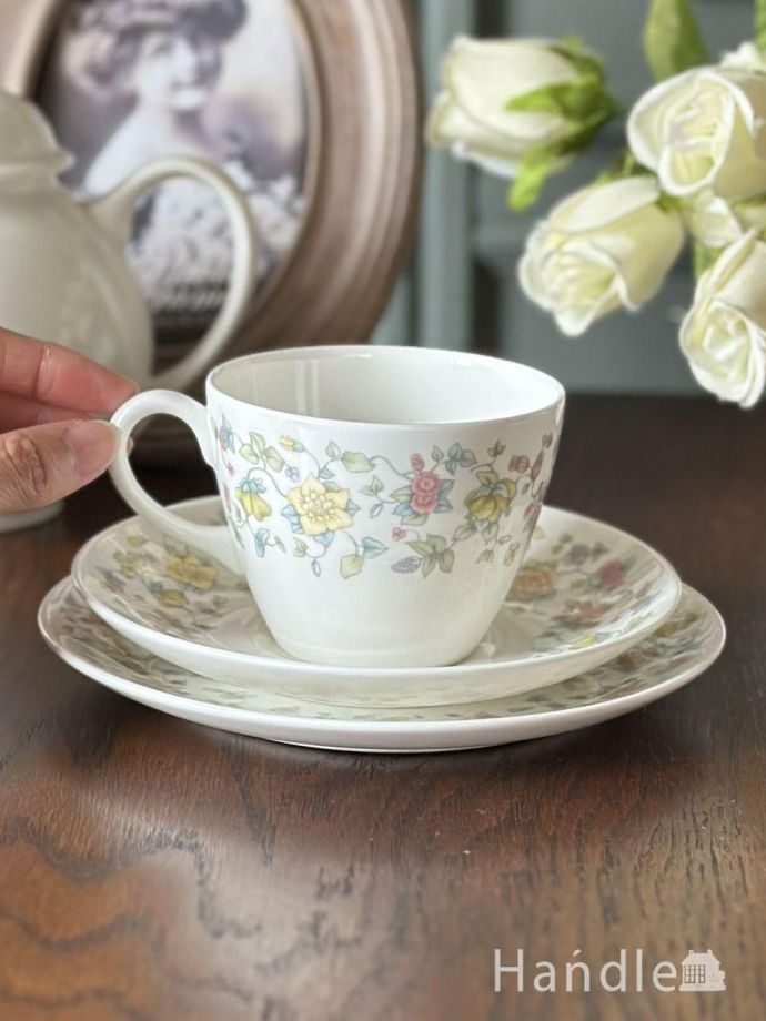 イギリスのカップ&ソーサー(トリオ)