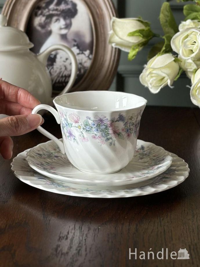 イギリスのカップ&ソーサー(トリオ)