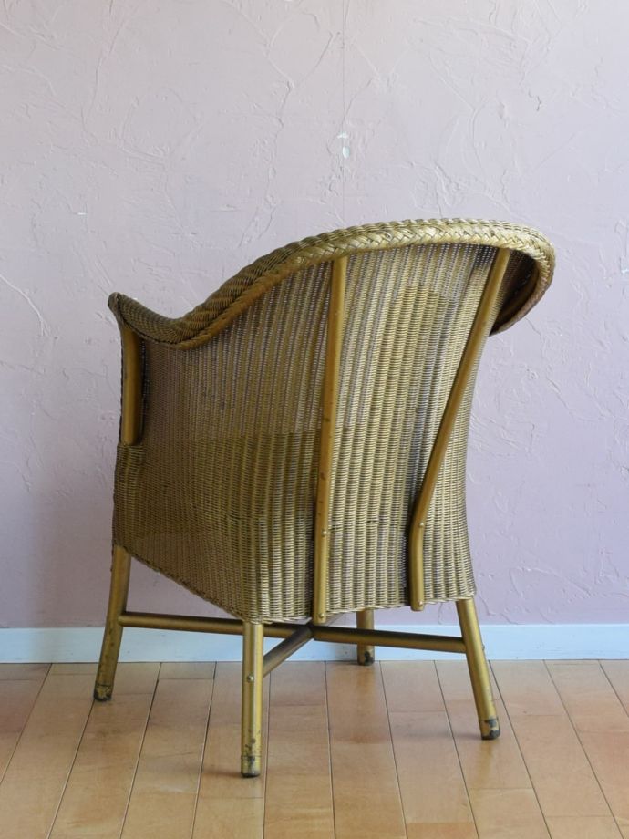 ロイドルームチェアの後ろ姿