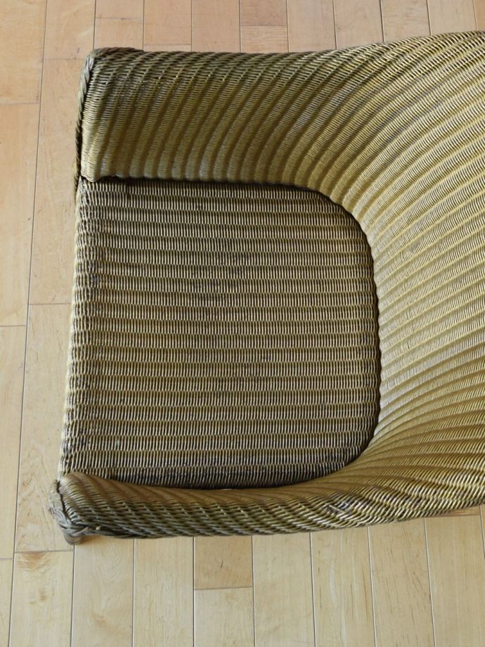 ロイドルームチェアの座面