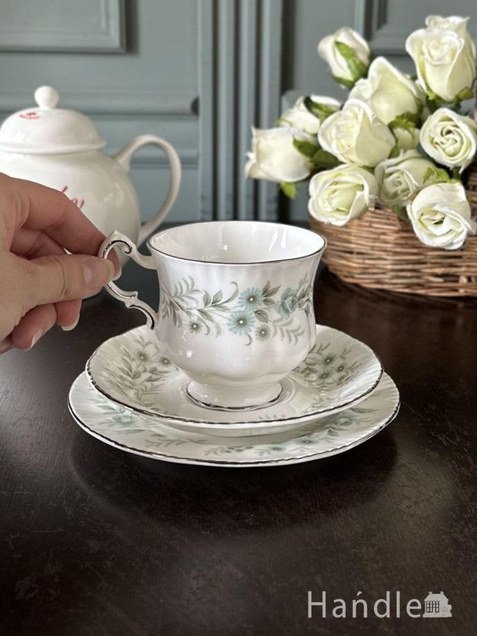 イギリスのカップ&ソーサー(トリオ)