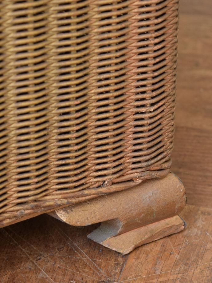 ロイドルームボックスの脚