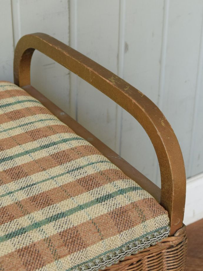 ロイドルームスツールの持ち手