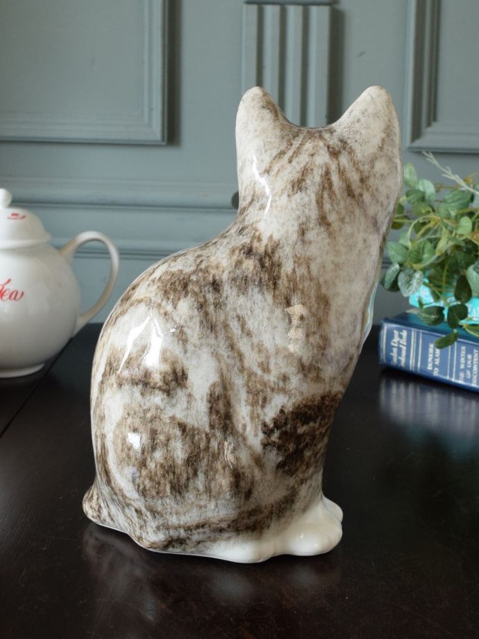 イギリス生まれの猫の置物