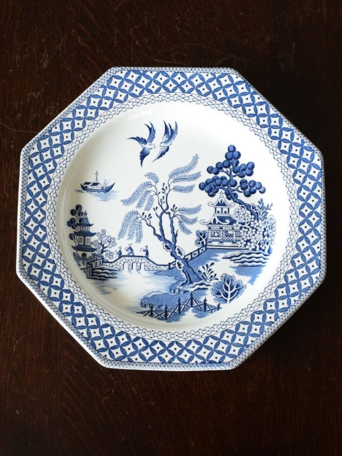 英国アンティークのおしゃれな食器