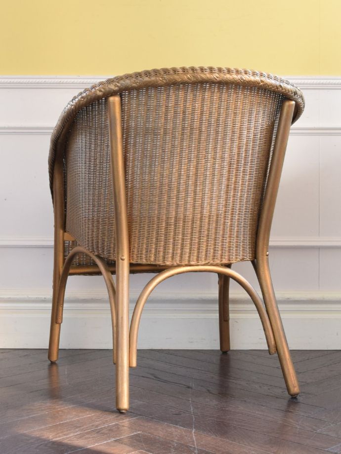 ロイドルームチェアの後ろ姿