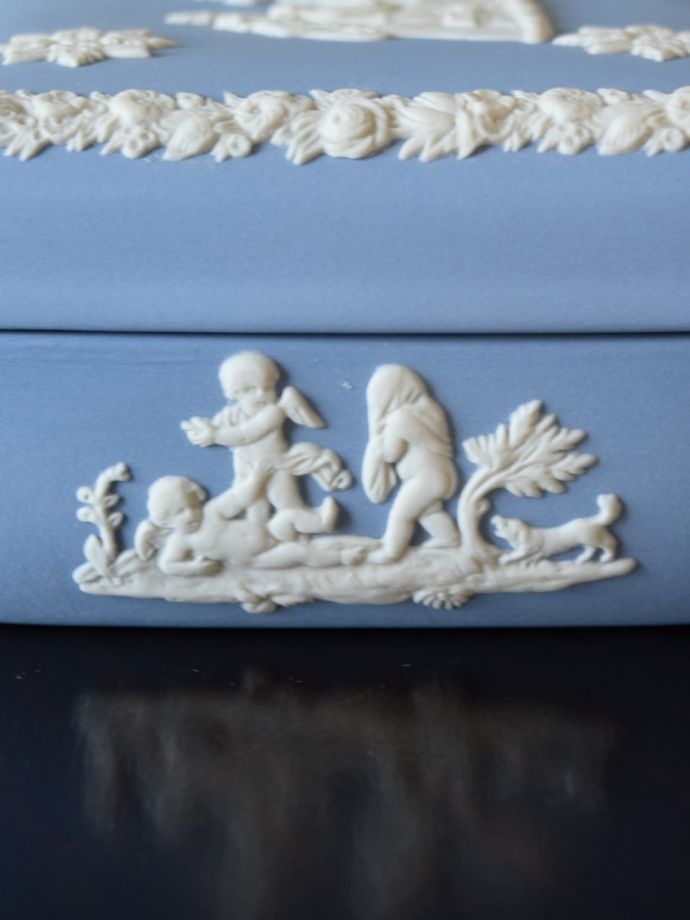 ジャスパーウェアの装飾