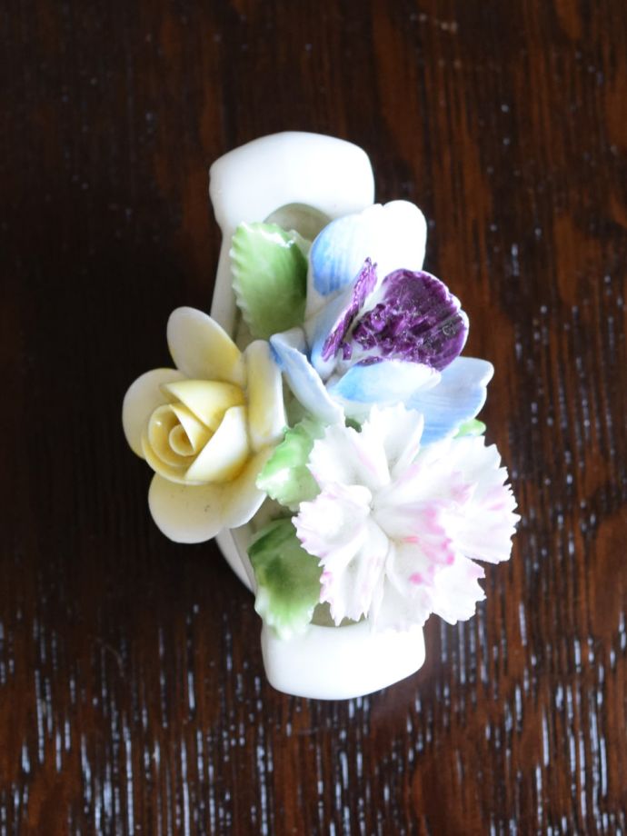 ロイヤルドルトン社のアンティークの陶花、ボーンチャイナのフラワー