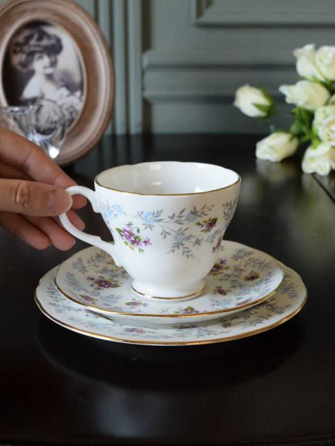 イギリスのカップ＆ソーサー(トリオ)