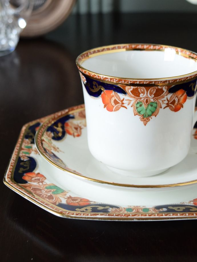 イギリスのアンティークカップ＆ソーサー、ロイヤルスタッフォード