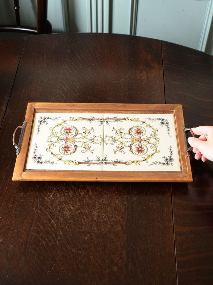 アンティークのトレイ