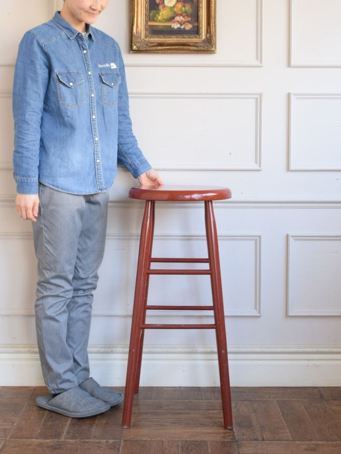 アンティークのハイスツール