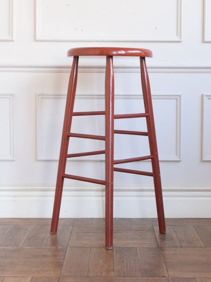 アンティークスツールの側面