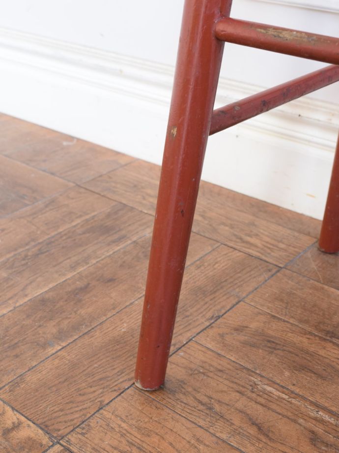 アンティークスツールの脚