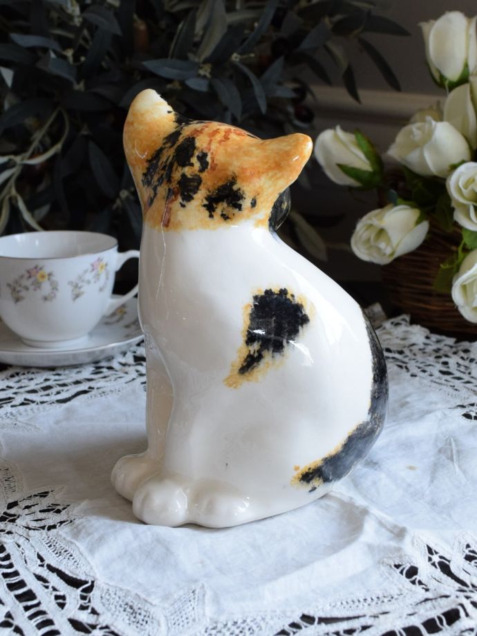 イギリス生まれの猫の置物